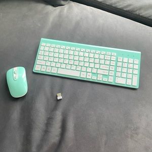 Teal mouse and keyboard